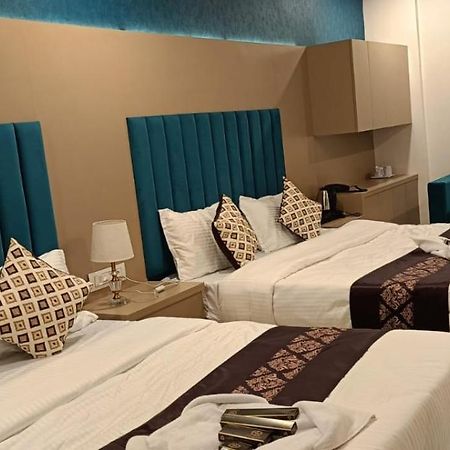 Hotel Royal Square Γκαντχιναγκάρ Εξωτερικό φωτογραφία