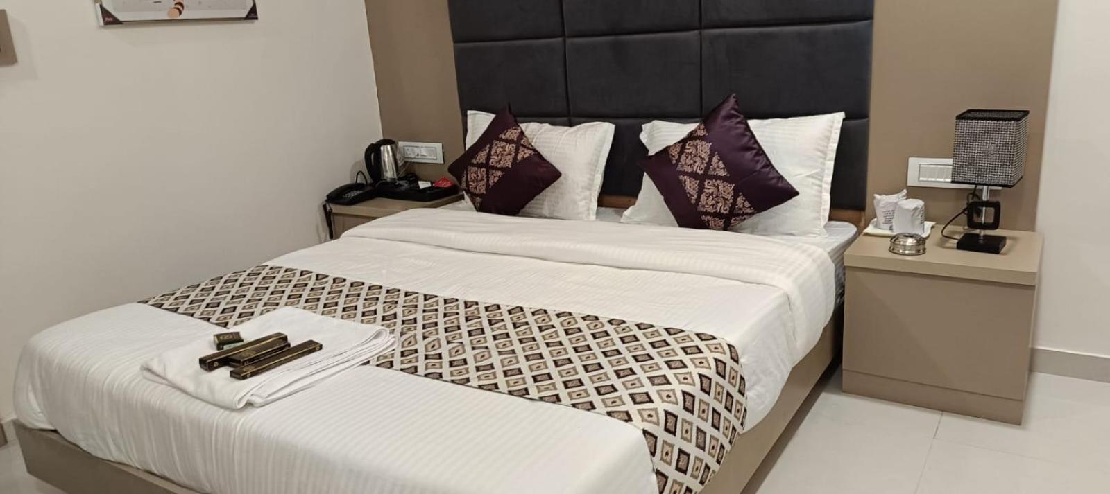 Hotel Royal Square Γκαντχιναγκάρ Εξωτερικό φωτογραφία
